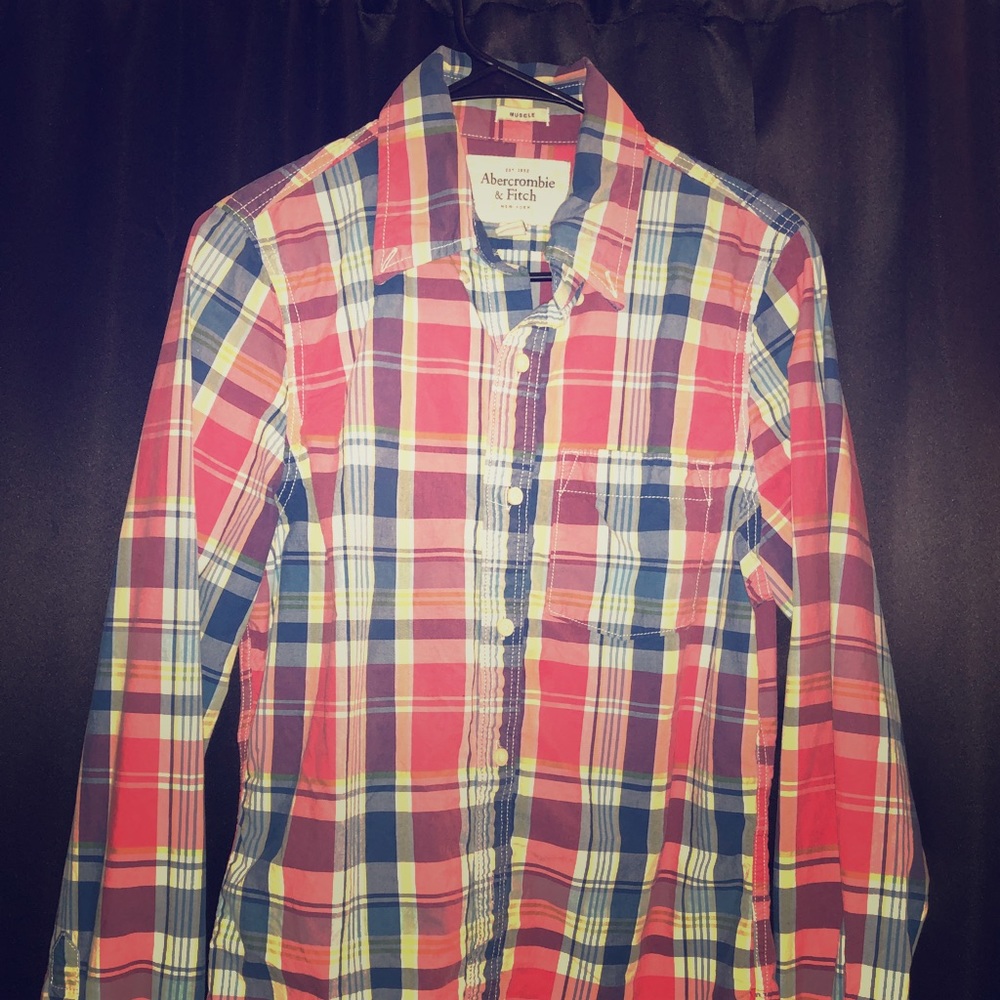 Men’s plaid button down